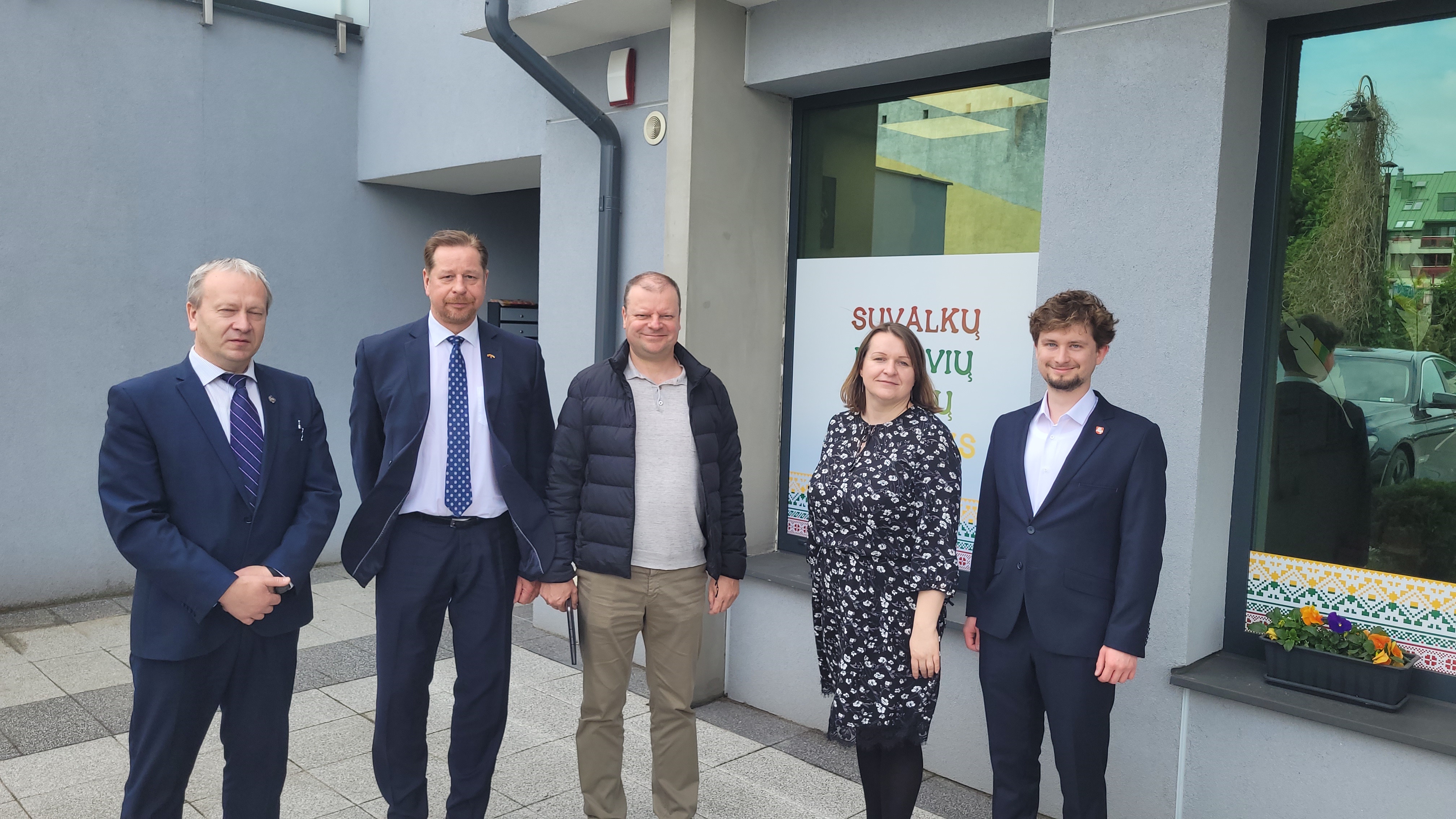 Saulius Skvernelis kreipiasi į premjerę: Vyriausybės prašoma paremti lietuvių mokyklos pastato įsigijimą Suvalkuose