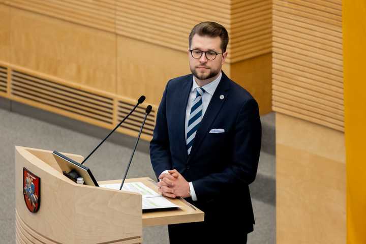 Seime palaikymo sulaukė ministro Luko Savicko teikti investuotojams palankūs įstatymo pakeitimai