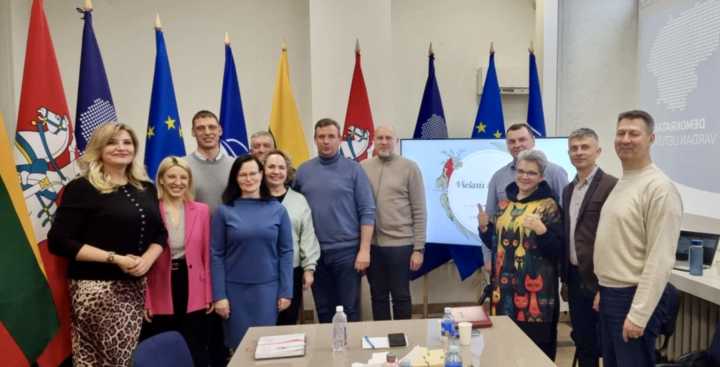 Mokymai demokratų bendruomenei