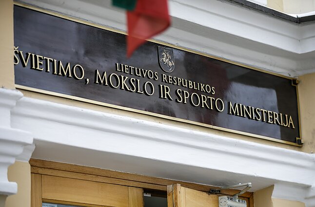 Profesines mokyklas užklupo netikėta žinia – skubos tvarka planuojama nederinta pertvarka