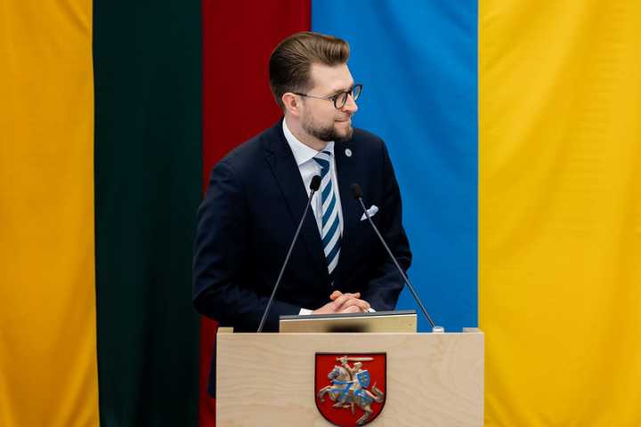 Lukas Savickas. „Įstatymų pakeitimai užtikrins Lietuvos saugumą, ekonominį atsparumą ir verslo konkurencingumą“ 