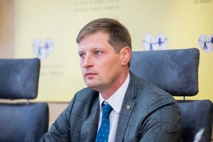 Demokratai kreipėsi į Generalinę prokuratūrą – prašo ištirti galimo neteisėto lobizmo poveikį  žemės ūkio ministrui Kęstučiui Navickui