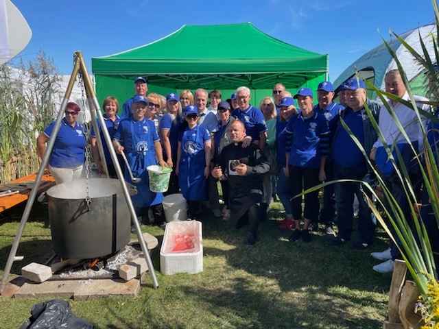 Pamario krašto gyventojai ir svečiai dalyvavo 14-ajame Žuvienės virimo čempionate Rusnėje