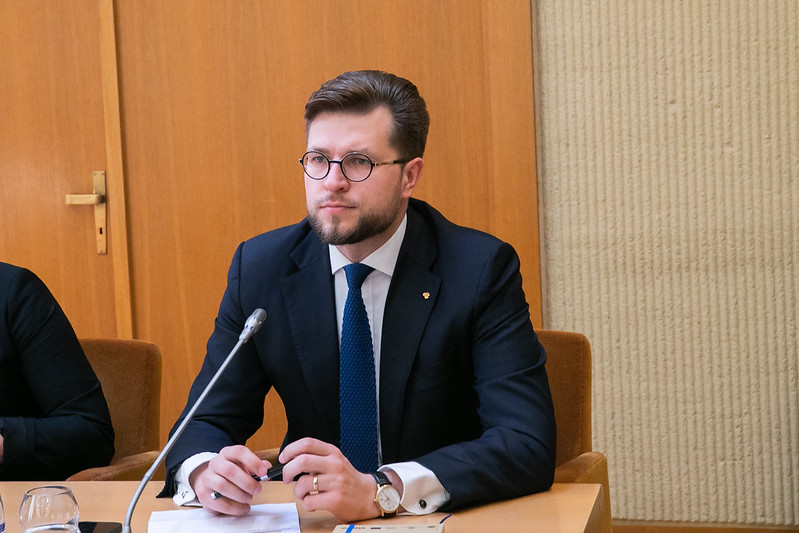 Lukas Savickas: Seimas linkęs plėsti mokymosi atostogų gavėjų ratą į jį įtraukiant ir tuos, kurie mokosi savarankiškai