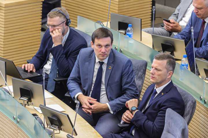 Demokratai siūlo mažinti maisto švaistymą: didieji prekybos centrai privalėtų jį pasiūlyti labdaros ir paramos organizacijoms