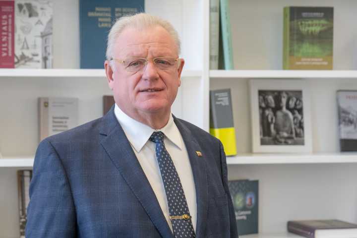 Demokratai: valdančiųjų nesėkmingas bandymas susidoroti su Algirdu Stončaičiu – glaistymas savų skandalų